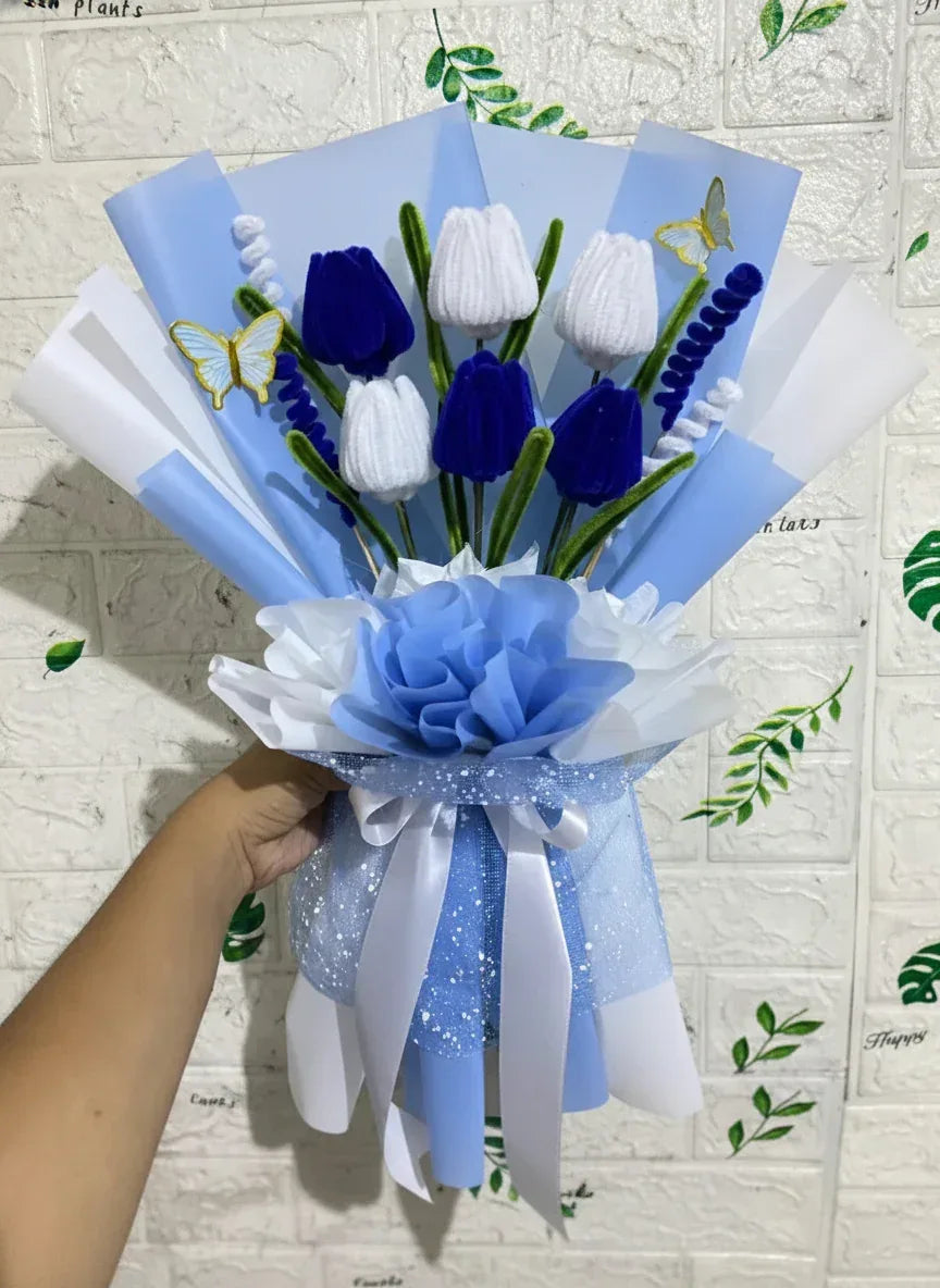 3 Blue and 2 White Tulips Bouquet - Eazzy Store