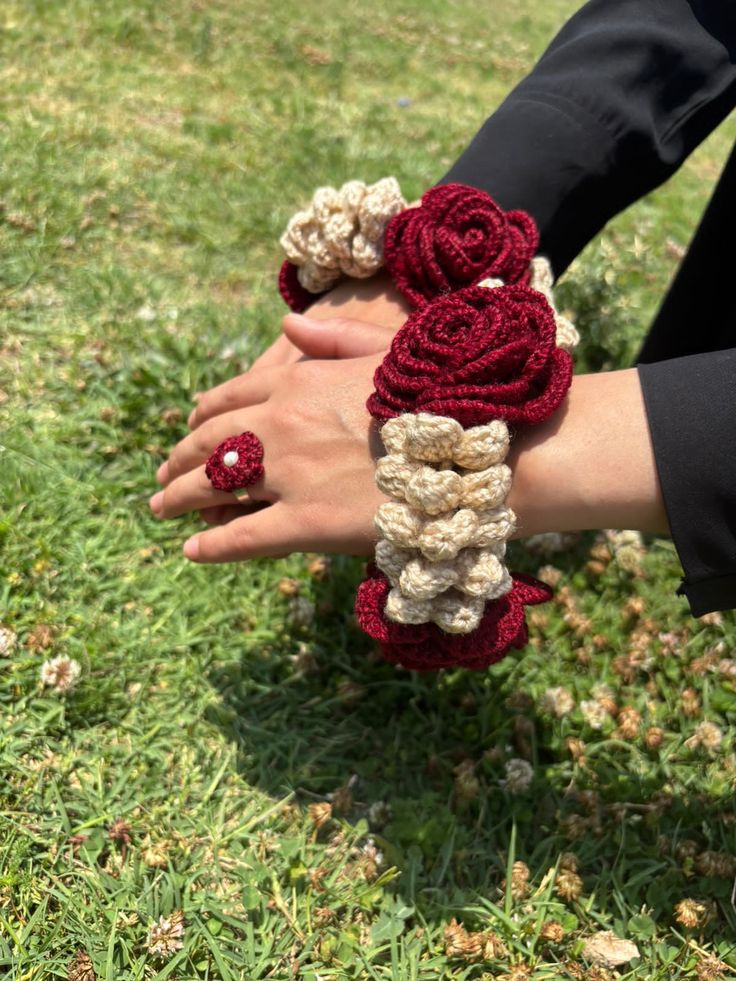 Handmade Crochet Gajra – Floral, Elegant & Long-Lasting