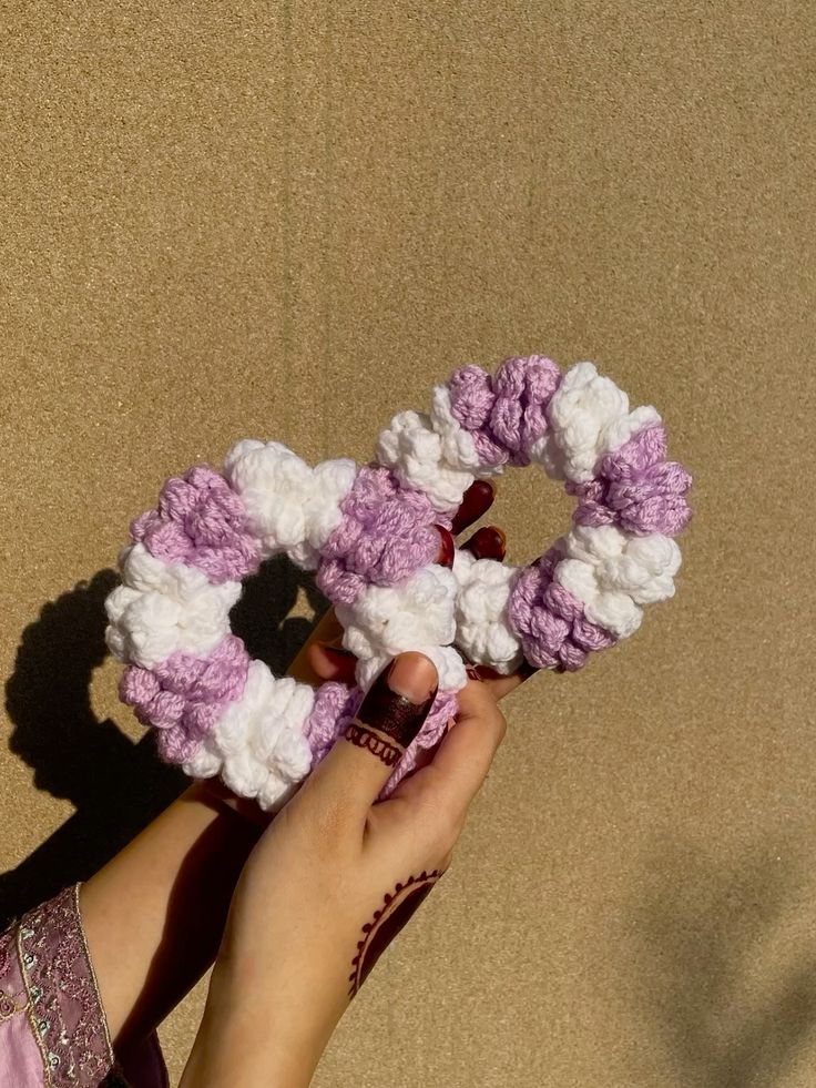 Handmade Crochet Gajra – Floral, Elegant & Long-Lasting